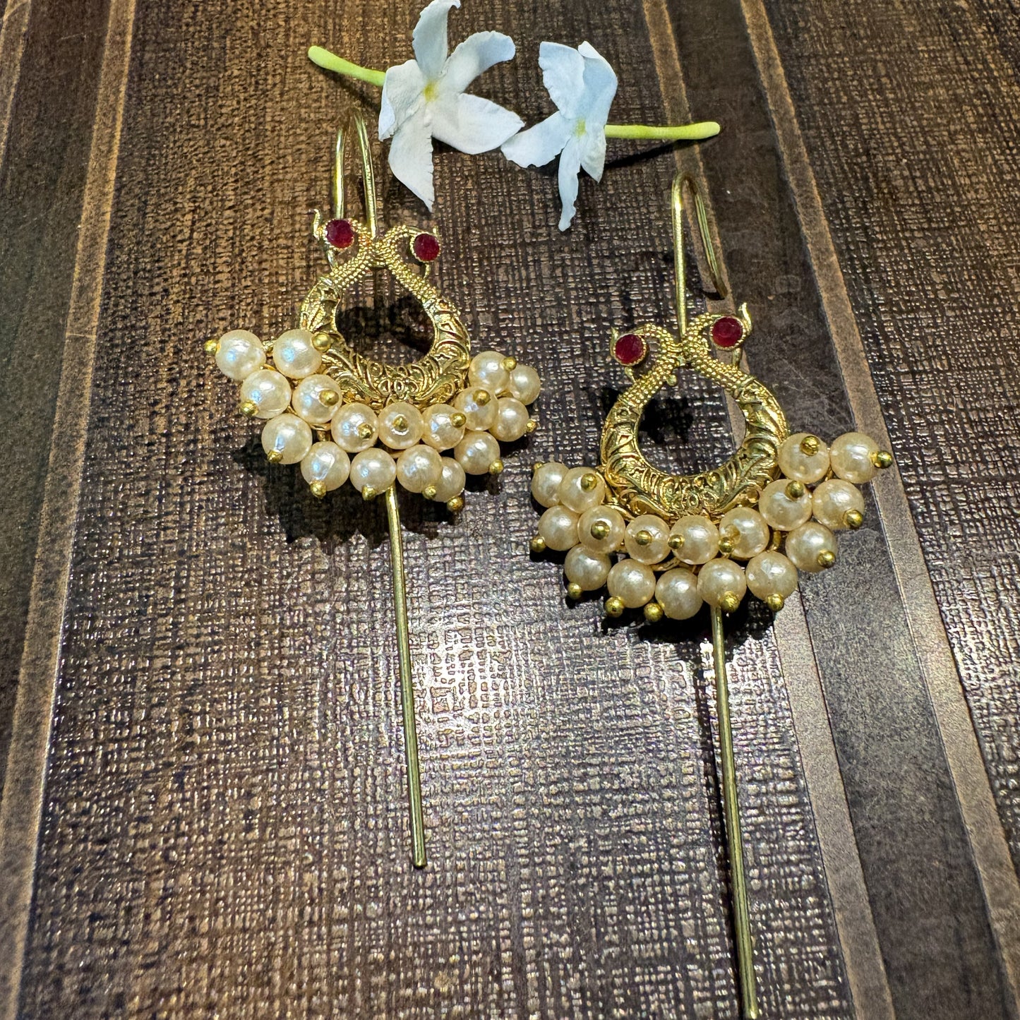 चापाची बुगडी - Morika Clip-on Ear Cuff