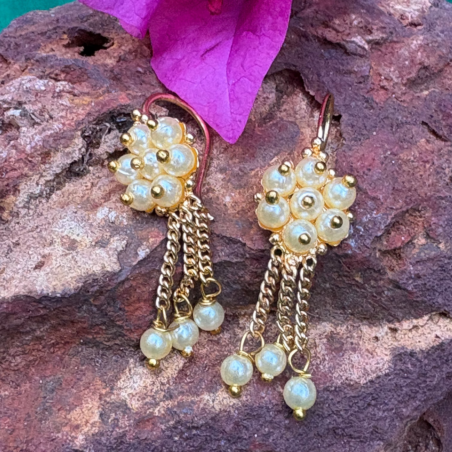 चापाची बुगडी - Latkan Kudi Moti Bugadi