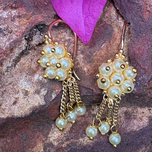 चापाची बुगडी - Latkan Kudi Moti Bugadi