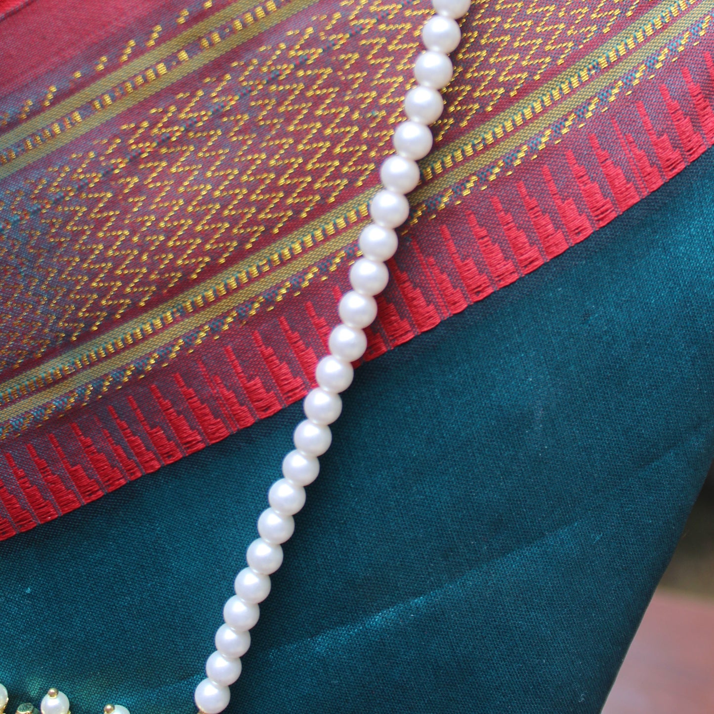 जांभळारत्न तन्मणी - Jambhalaratna Tanmani (3 Stones)