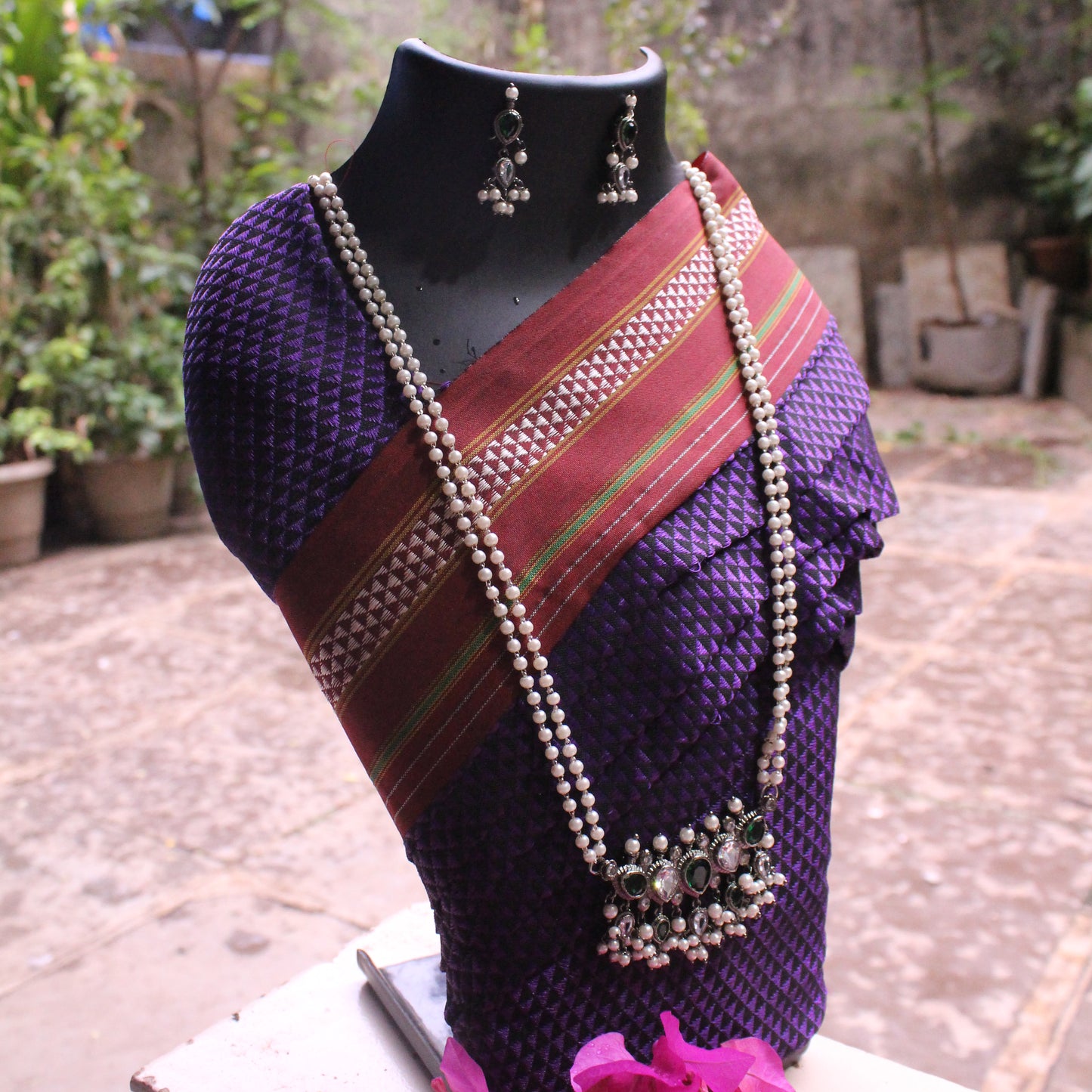 पाचू व श्वेतरत्न - Pachu-Shwetratna Tanmani (5 Stones)