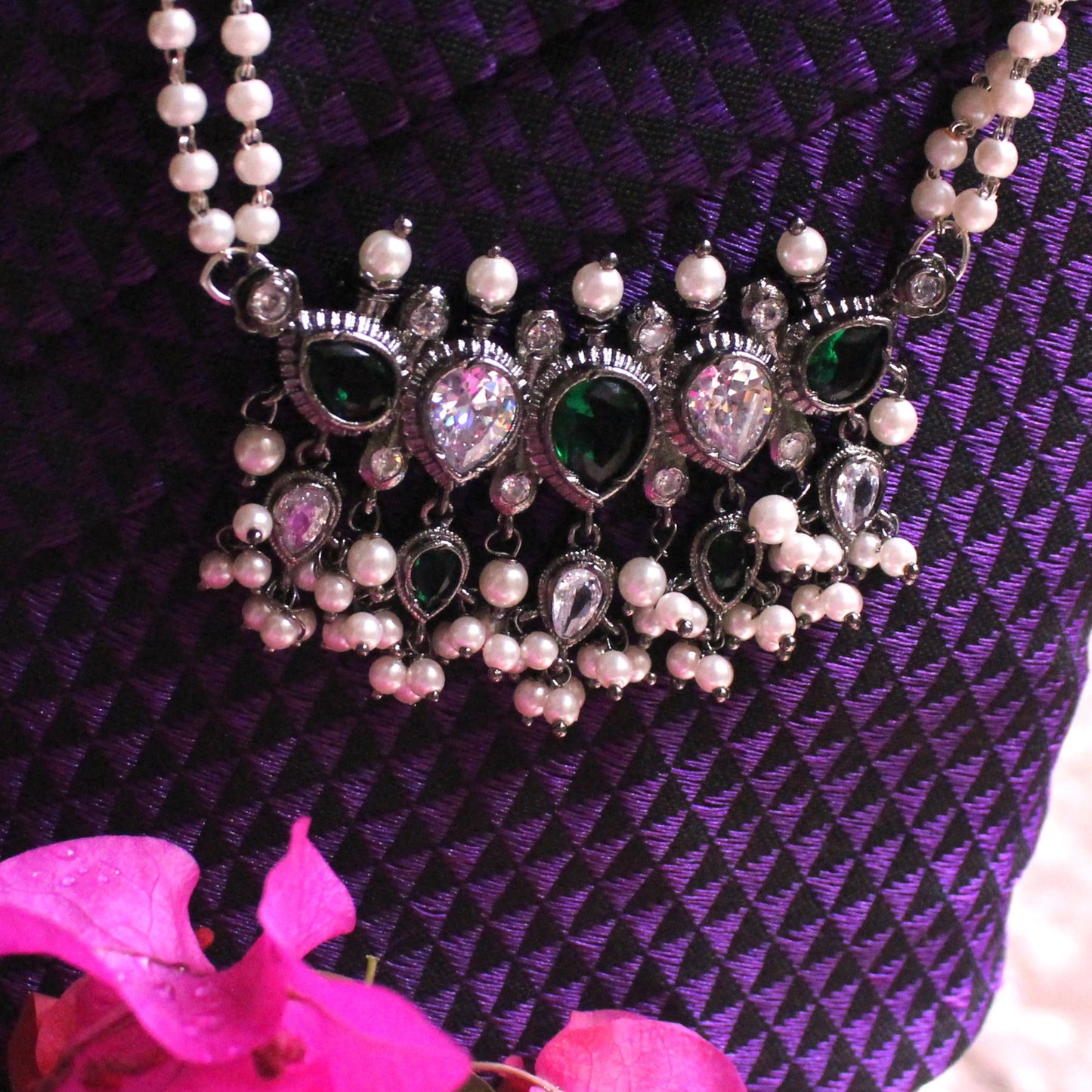 पाचू व श्वेतरत्न - Pachu-Shwetratna Tanmani (5 Stones)