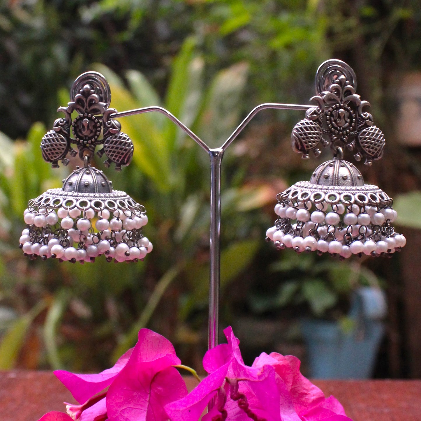 गजलतिका झुमके - Gajlatika Zumke