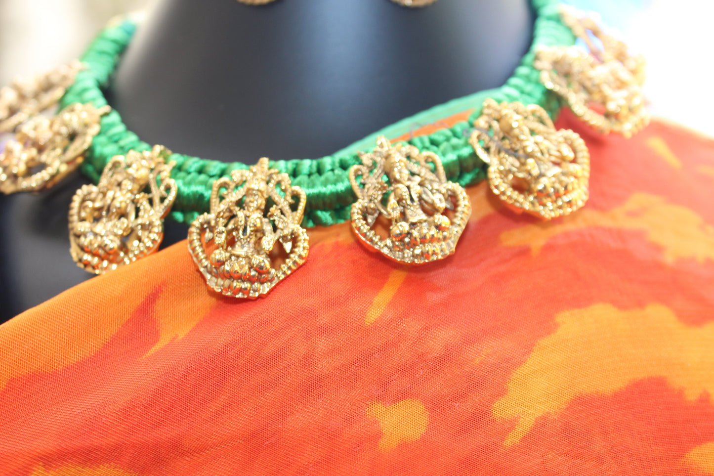 हिरवा धागा देवी चोकर - Devi Choker