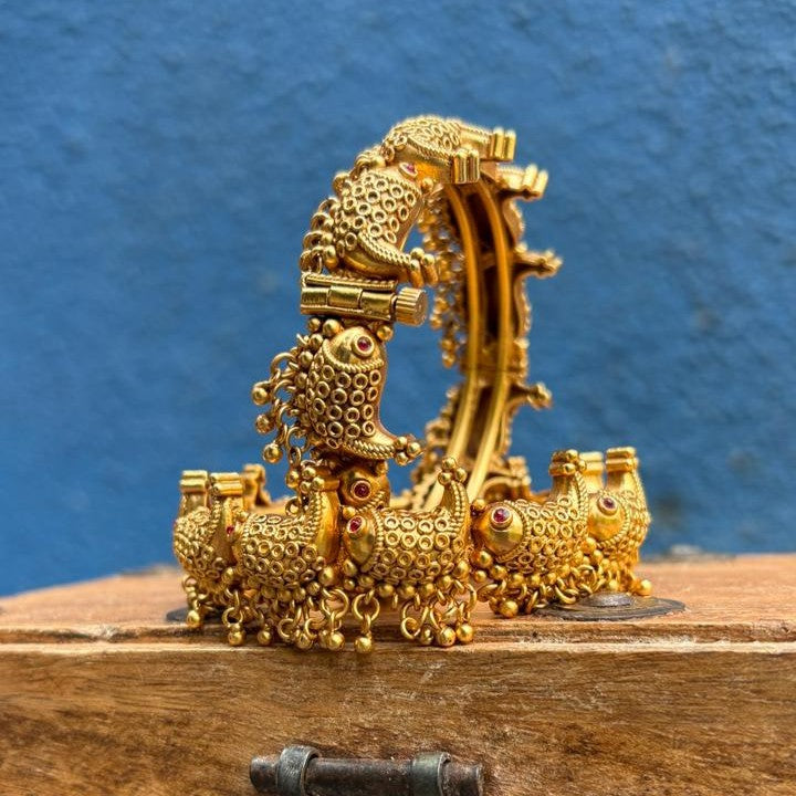 मत्स्यरत्ना तोडे  - Matsyaratna Tode