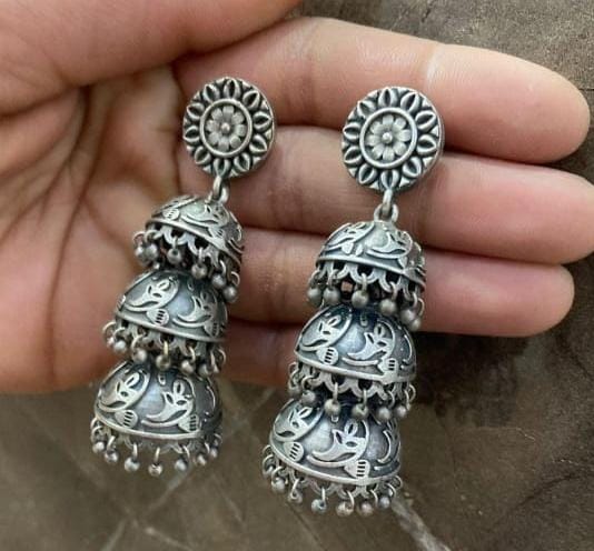 पुष्पलता झुमके - Pushpalata Zumke